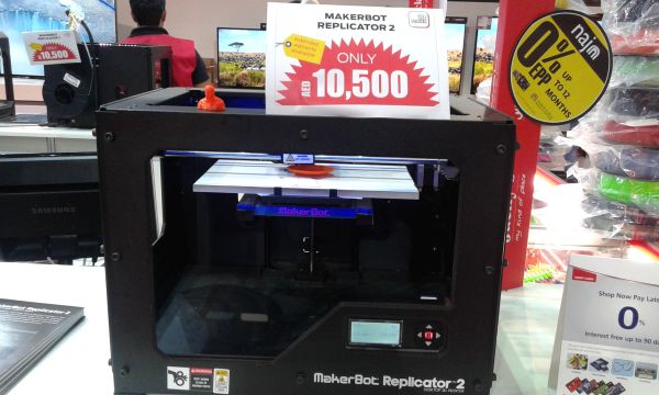 makerbot replicator 3d printer Gitex shoppers 2014